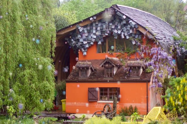 Оранжевый дом